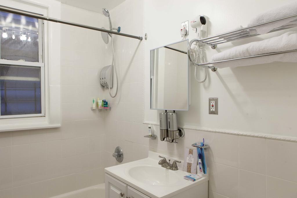 Studio And 1 Bedroom Apartments - Bronx نيو يورك المظهر الخارجي الصورة
