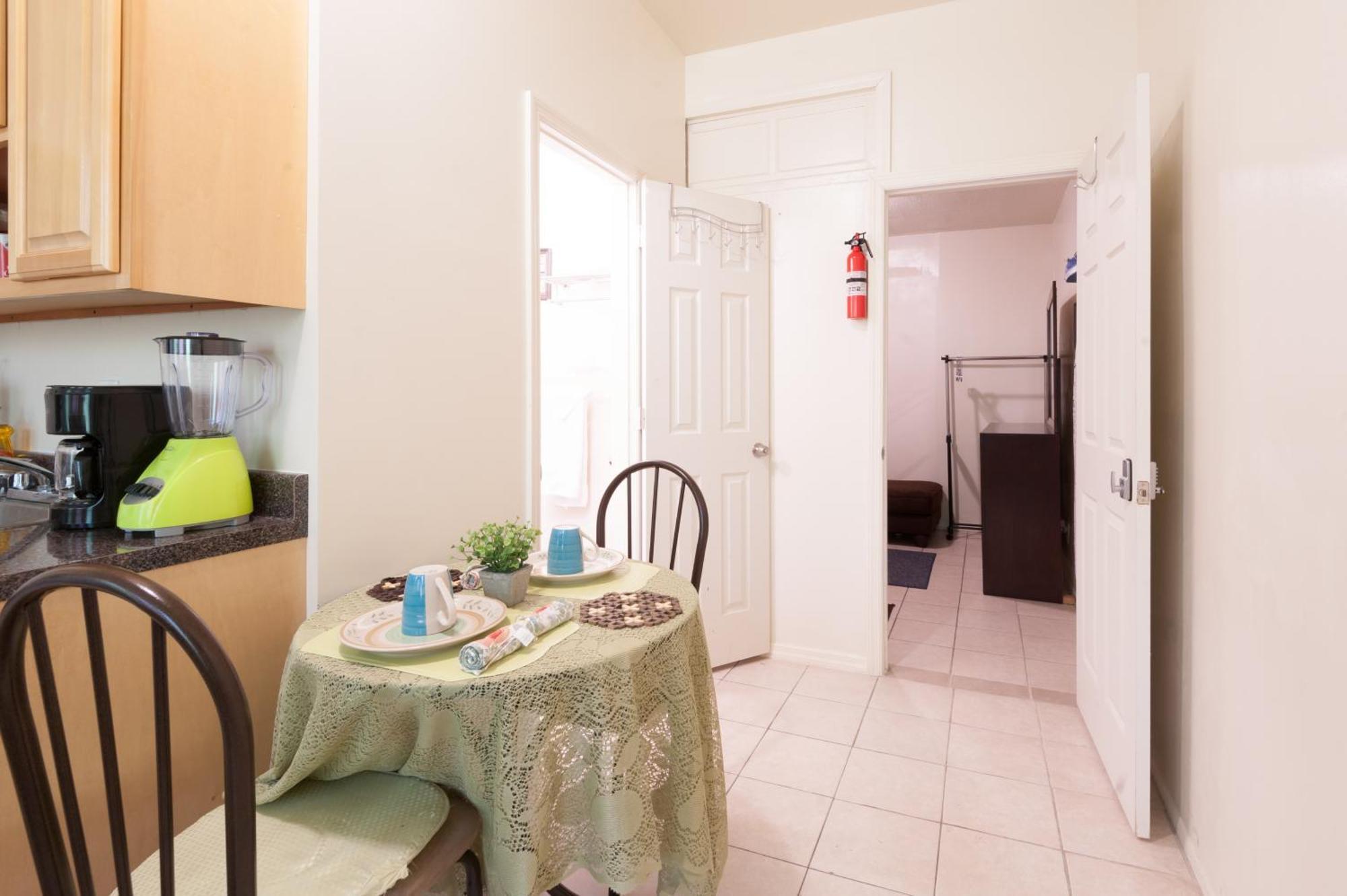 Studio And 1 Bedroom Apartments - Bronx نيو يورك المظهر الخارجي الصورة